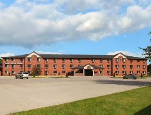 days inn and suites by wyndham des moines airport