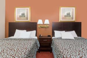 days inn and suites by wyndham des moines airport