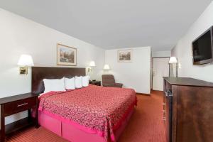 days inn and suites by wyndham des moines airport