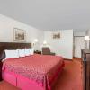 days inn and suites by wyndham des moines airport