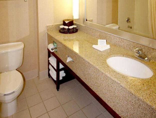 comfort suites near university