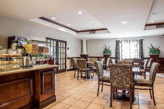 comfort suites near university