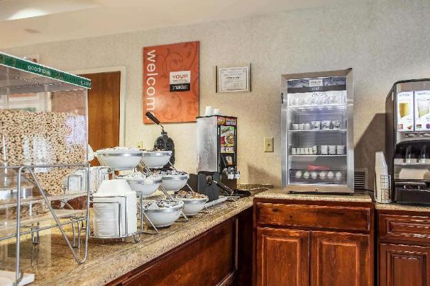 comfort suites near university