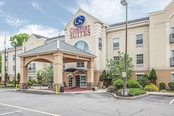 comfort suites near university