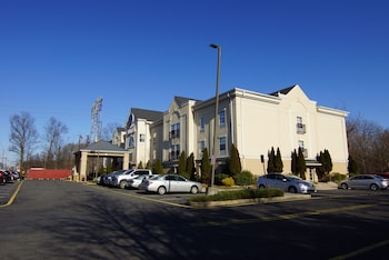 Comfort Suites Near University,Kendall Park>>Edison,3 star