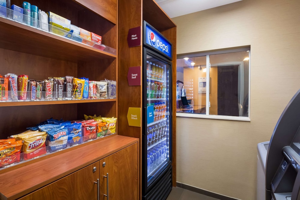 comfort suites near university