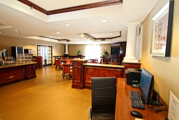 comfort suites near university