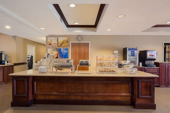 comfort suites near university