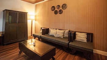 b2 suthep night market premier resort