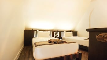 b2 suthep night market premier resort