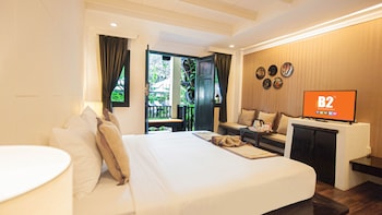 b2 suthep night market premier resort