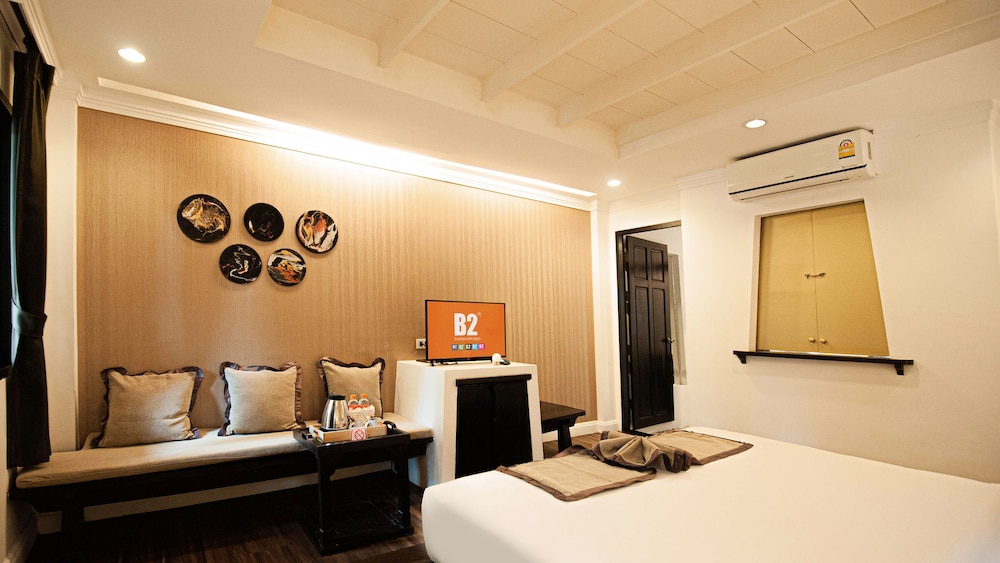 b2 suthep night market premier resort