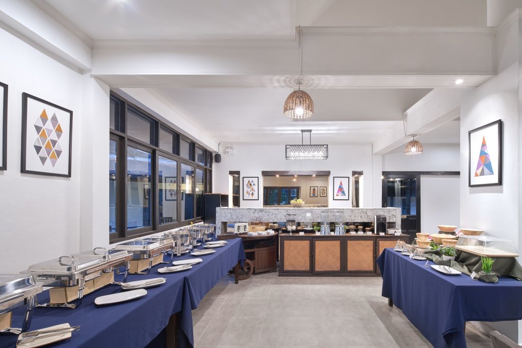 b2 suthep night market premier resort