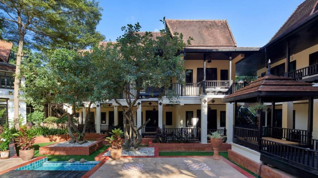 b2 suthep night market premier resort