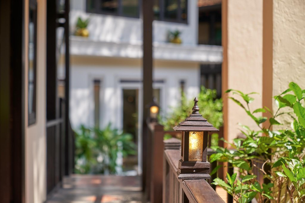 b2 suthep night market premier resort