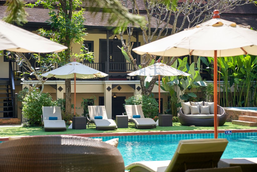 b2 suthep night market premier resort