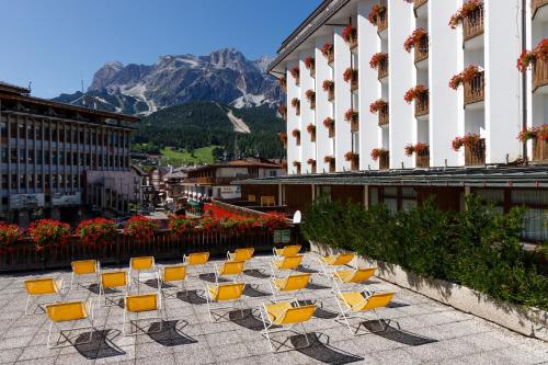 hotel alaska cortina