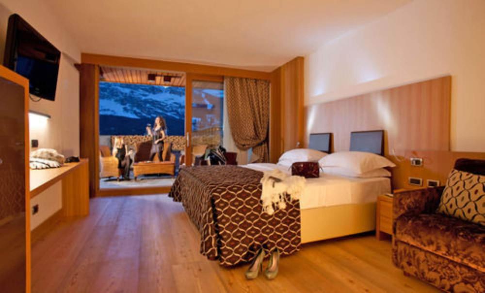 hotel alaska cortina