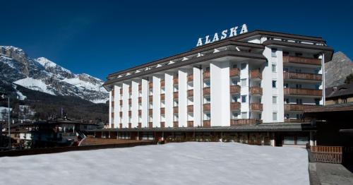 hotel alaska cortina