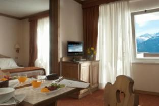 hotel alaska cortina