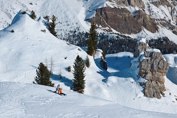 hotel alaska cortina