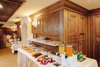 hotel alaska cortina