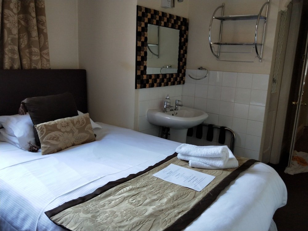 the gillygate hotel