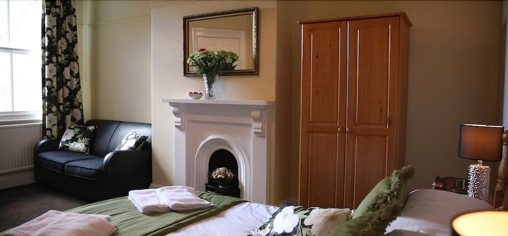 the gillygate hotel