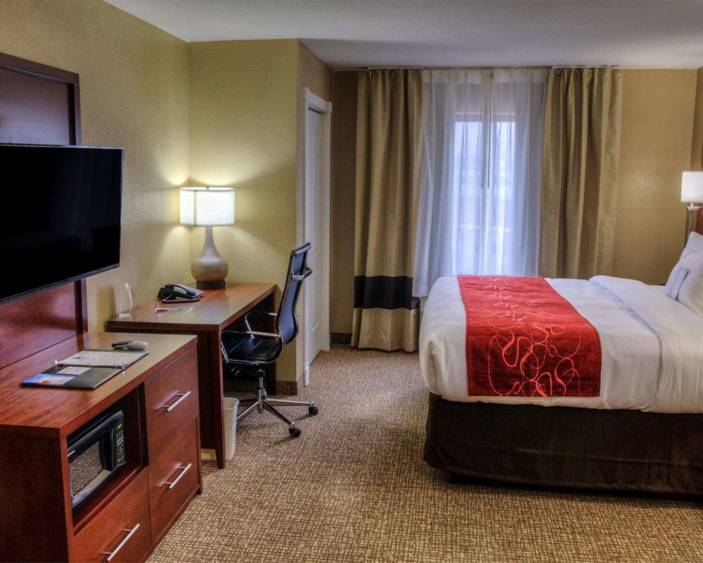 comfort suites plymouth near us 30