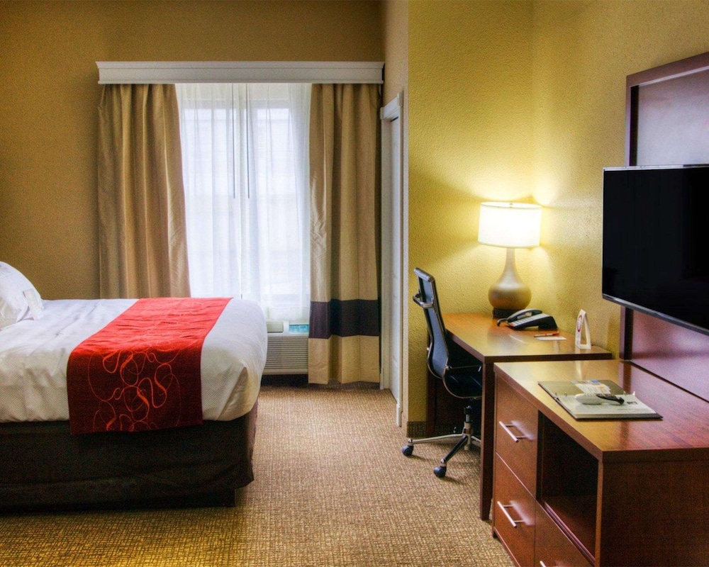 comfort suites plymouth near us 30