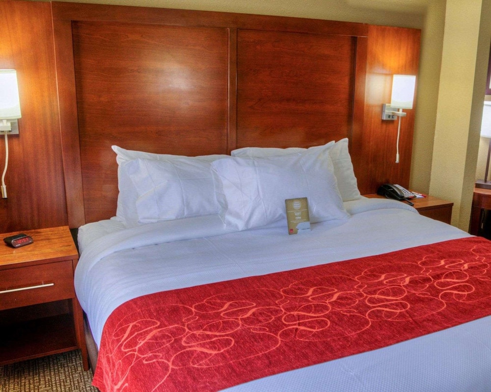 comfort suites plymouth near us 30