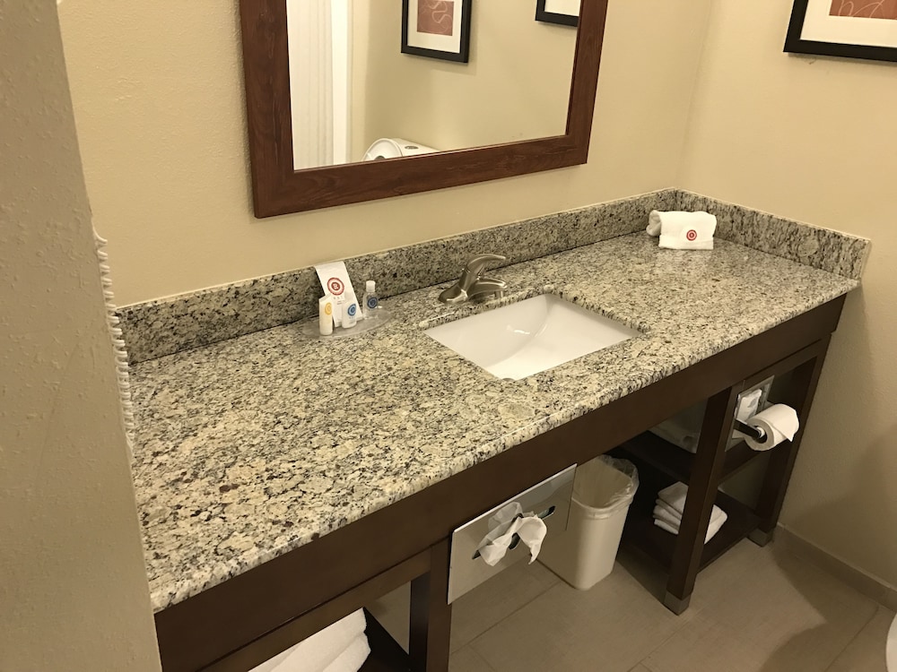 comfort suites plymouth near us 30