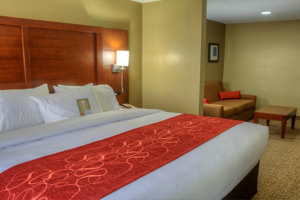 comfort suites plymouth near us 30