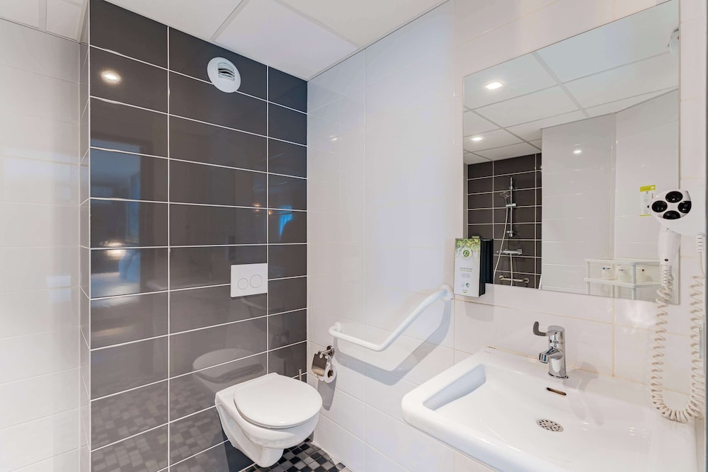 kyriad direct tours sud chambray les tours