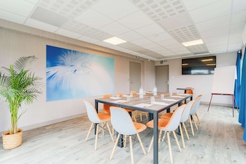 kyriad direct tours sud chambray les tours