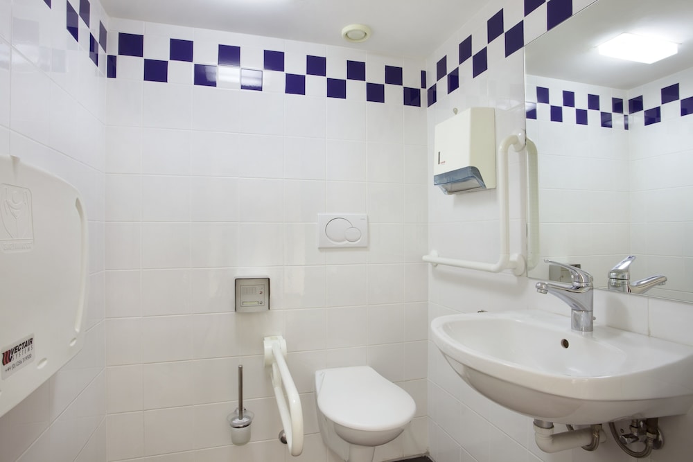 holiday inn express geneva airport by ihg