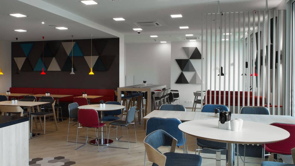 holiday inn express geneva airport by ihg