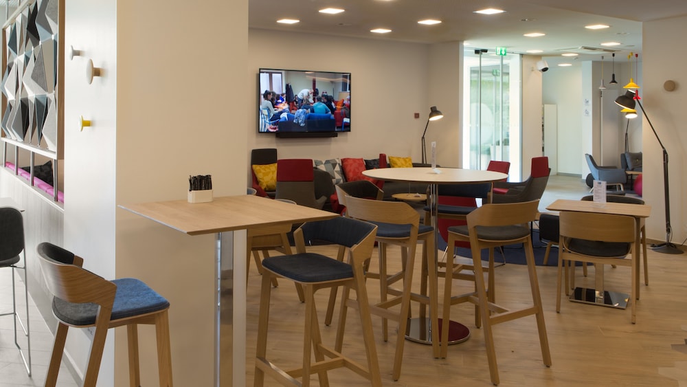 holiday inn express geneva airport by ihg