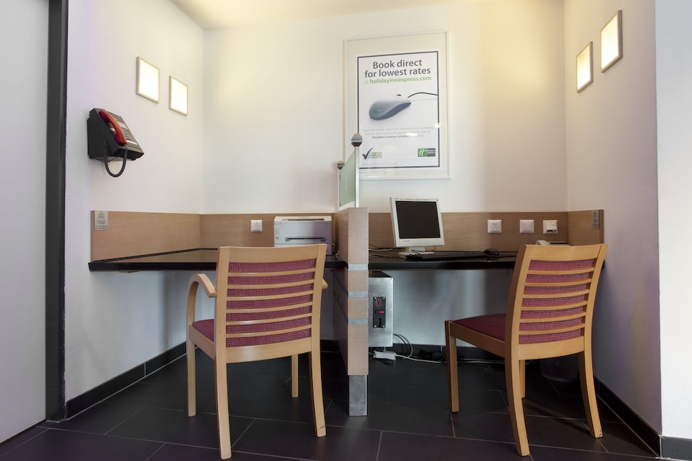 holiday inn express geneva airport by ihg