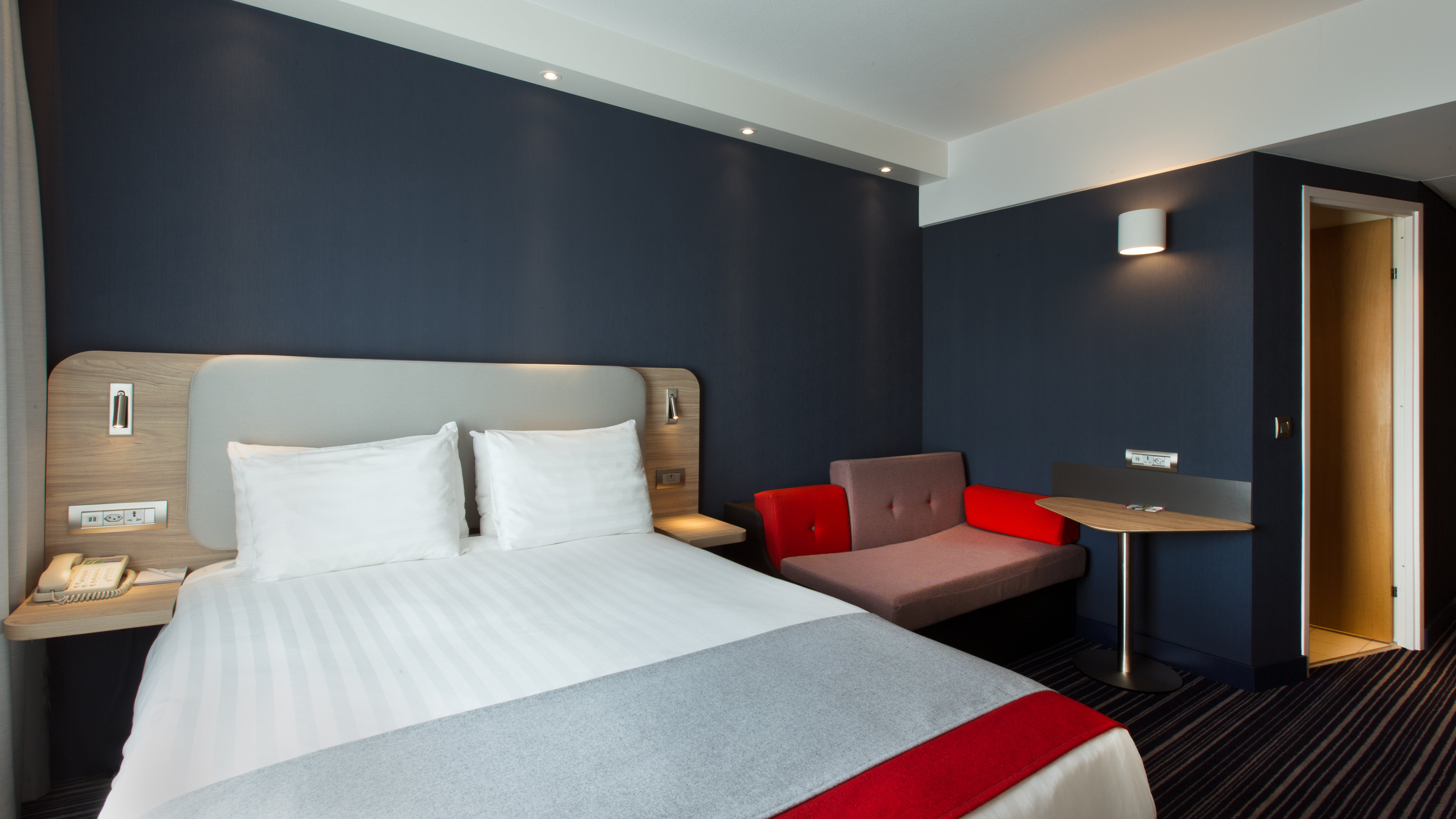 holiday inn express geneva airport by ihg