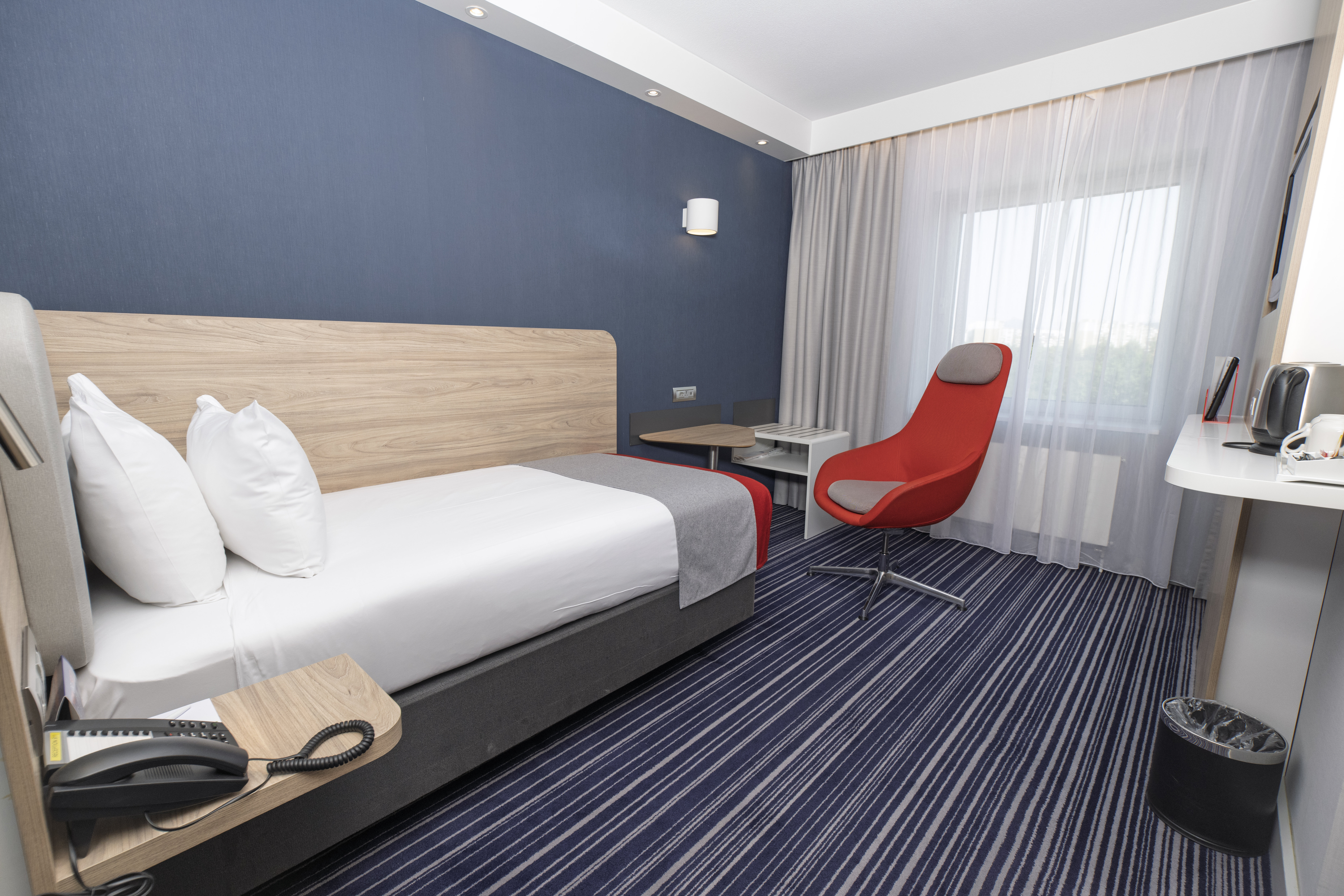 holiday inn express geneva airport by ihg
