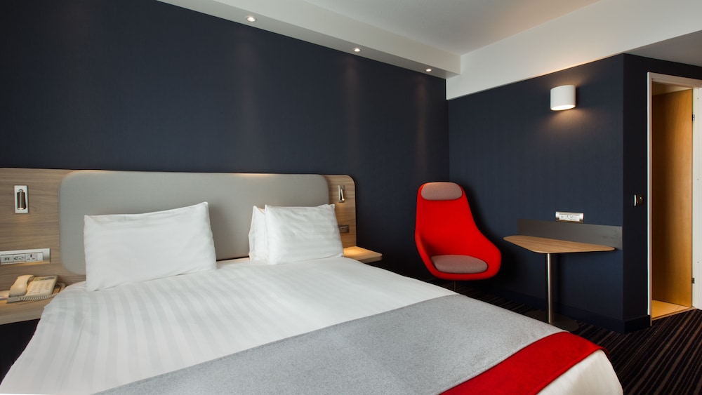 holiday inn express geneva airport by ihg