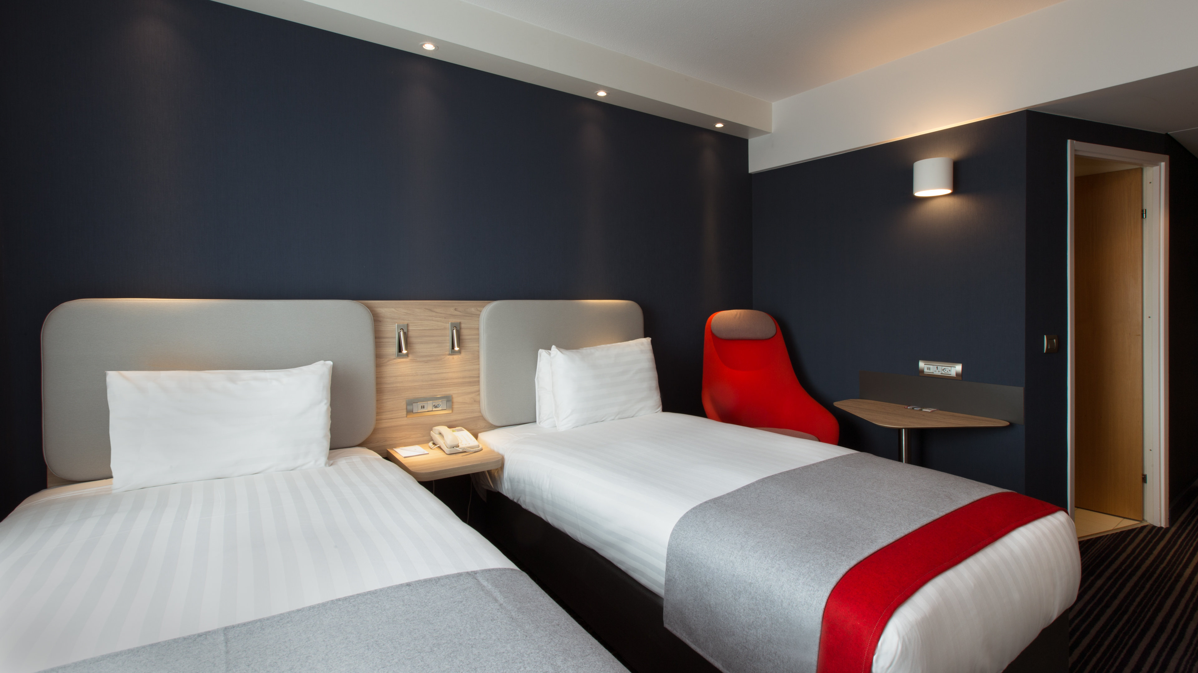 holiday inn express geneva airport by ihg