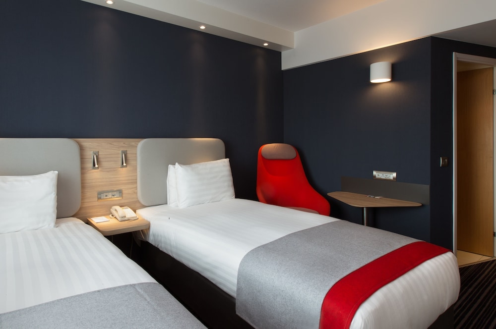 holiday inn express geneva airport by ihg
