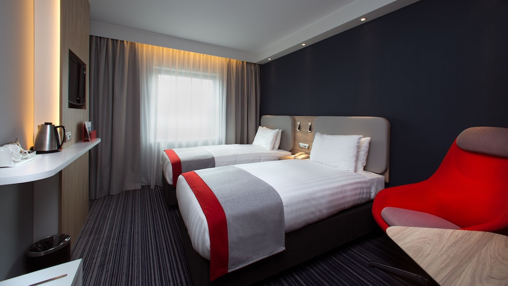 holiday inn express geneva airport by ihg