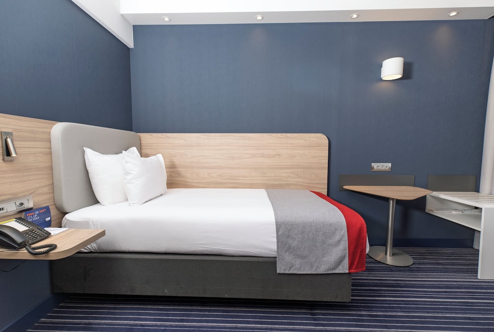 holiday inn express geneva airport by ihg