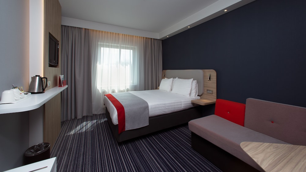 holiday inn express geneva airport by ihg
