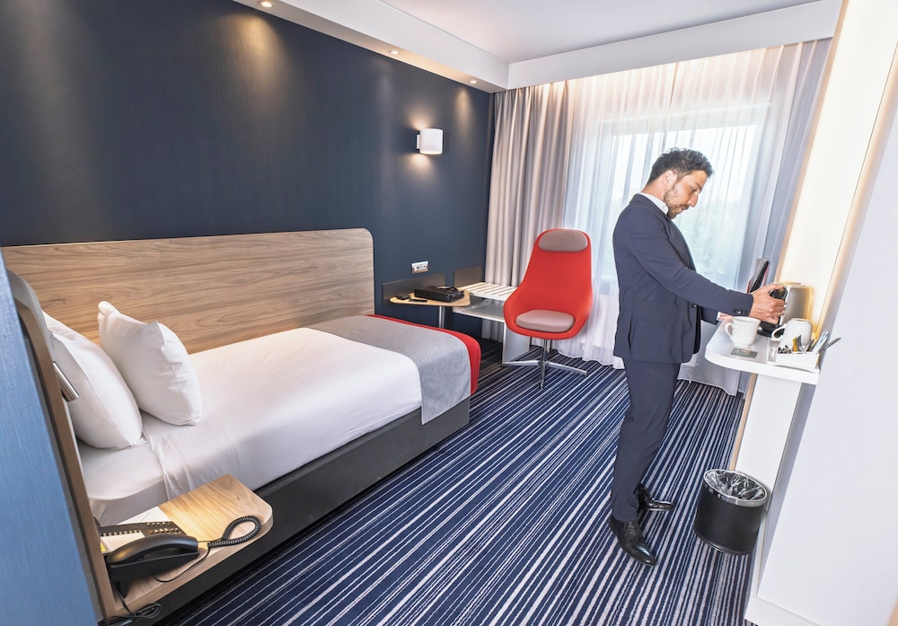holiday inn express geneva airport by ihg