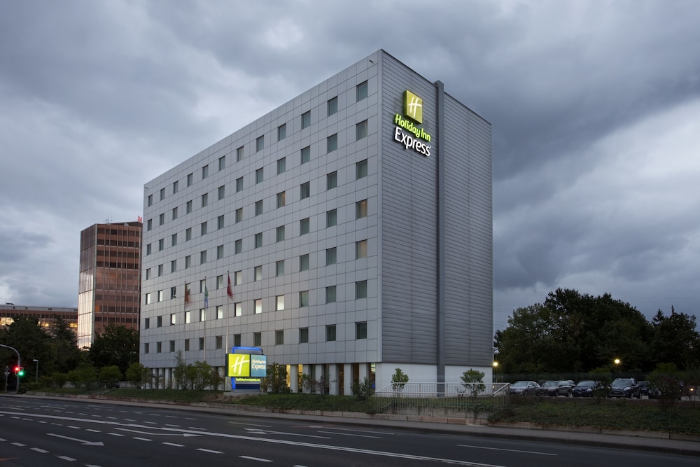 holiday inn express geneva airport by ihg