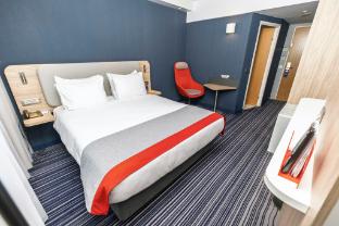holiday inn express geneva airport by ihg